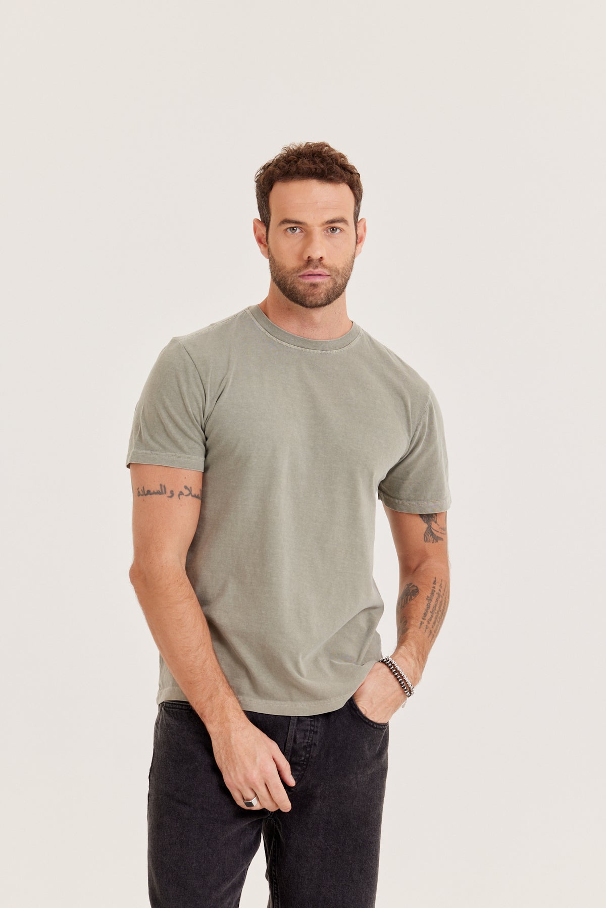 Camiseta Estonada - Verde-Militar
