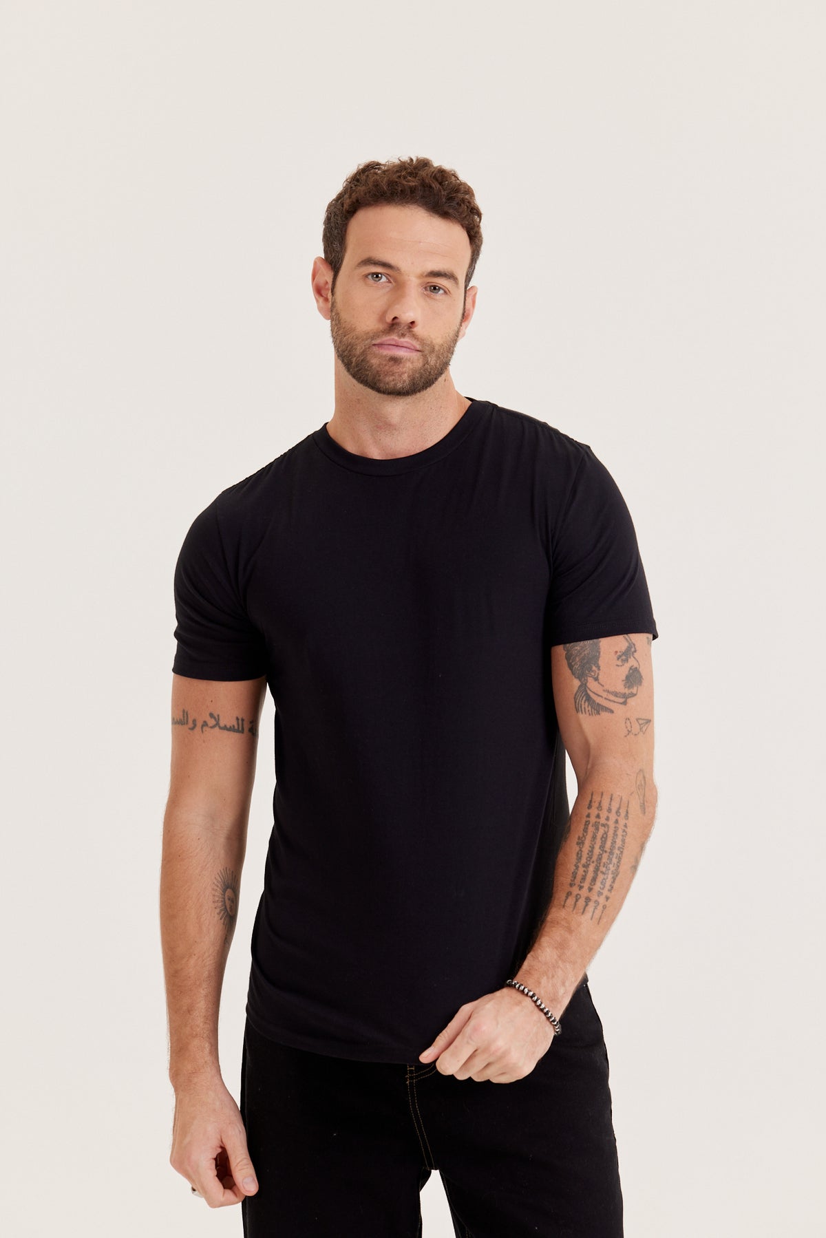 Camiseta Básica - Preto