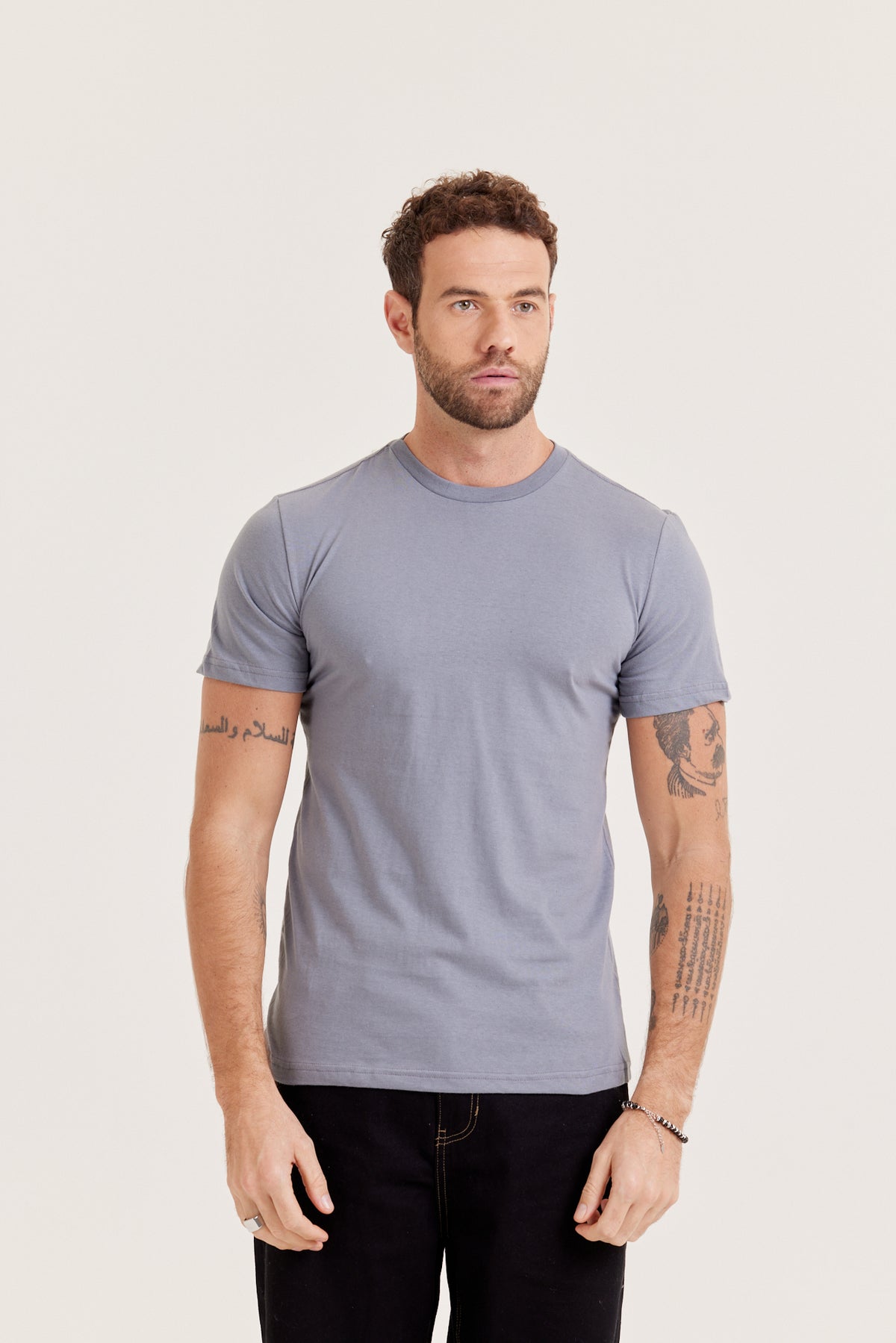 Camiseta Básica - Cinza-Chumbo